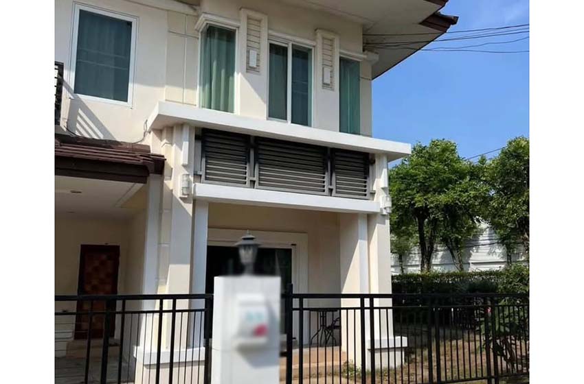 House with Shared Pool in Sukhumvit 